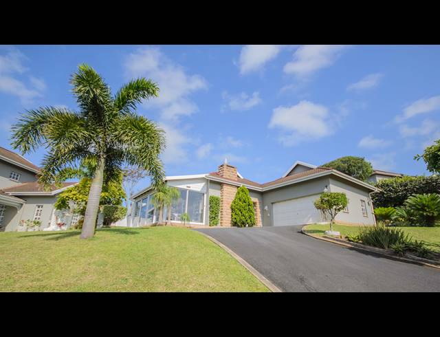 3 BEDROOM TOWNHOUSE FOR SALE IN SHELLY BEACH